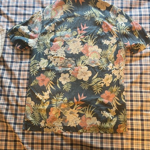Tommy Bahama Hawaiian Camp Shirt - Picture 2 of 5